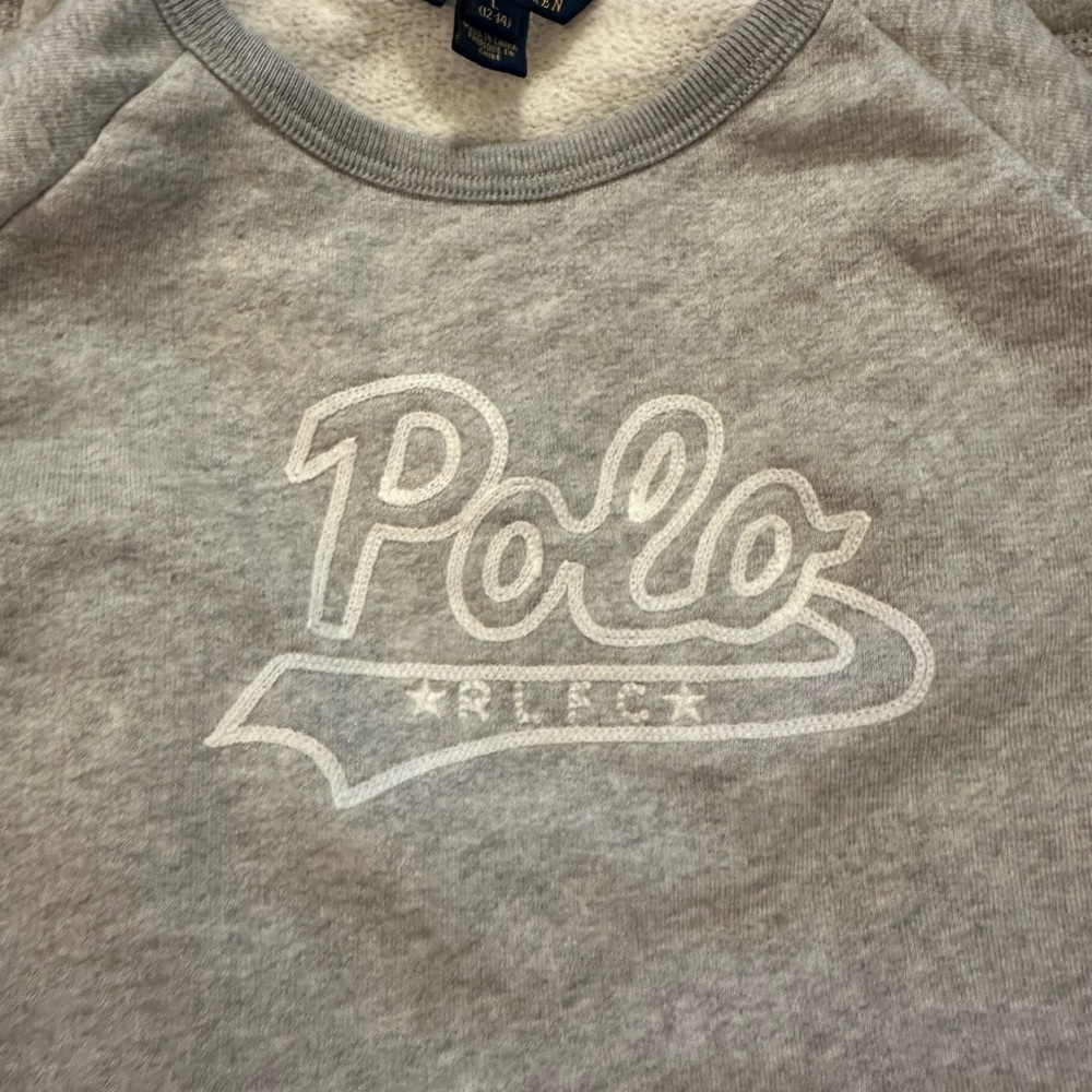 Girls Polo Ralph Lauren 12/14
Great condition- worn twice 
Authentic

Light Grey